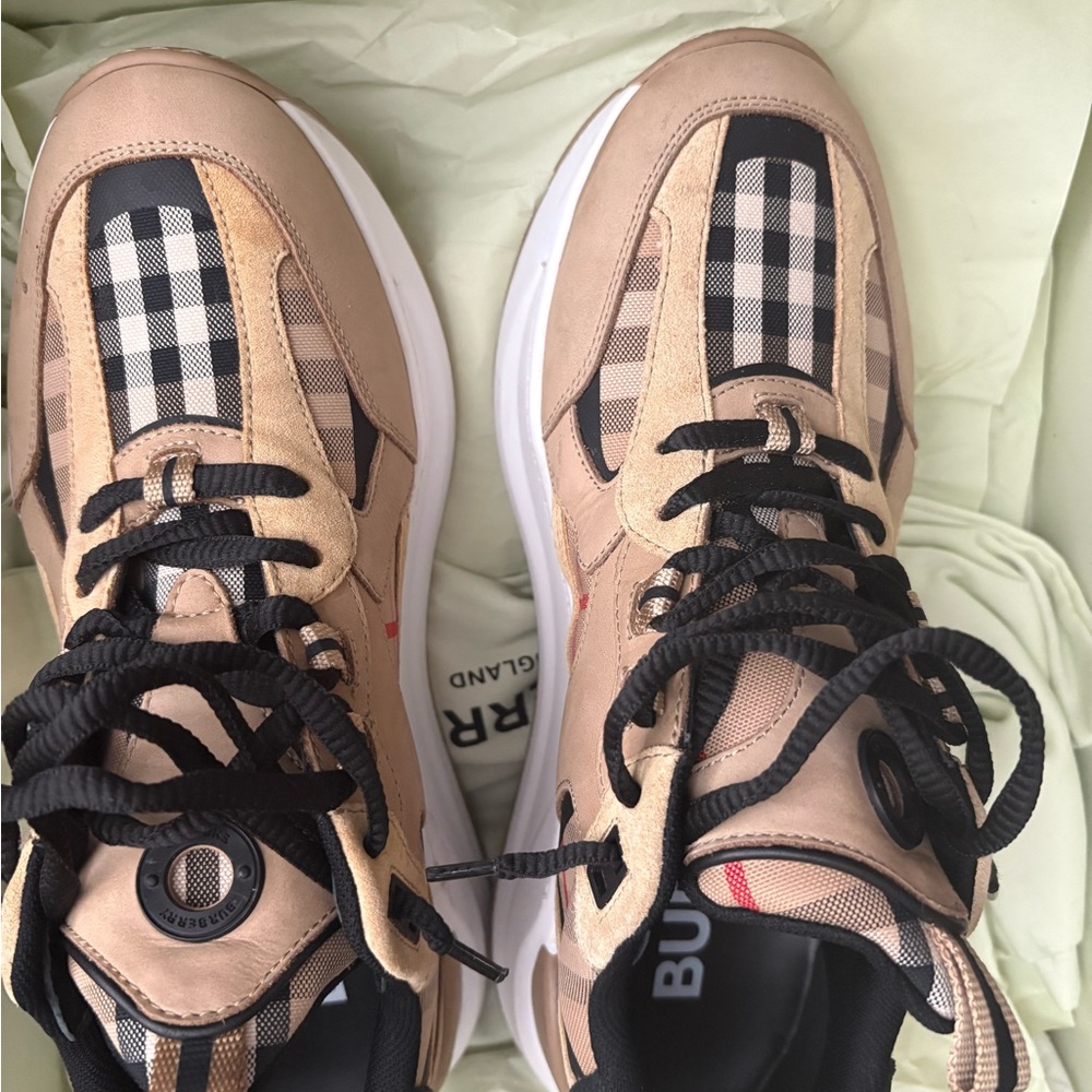 Burberry Tan and Black Men's Shoes